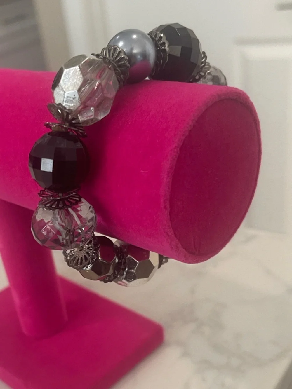 Glass Bead Stretch Bracelet in Gray and Silver